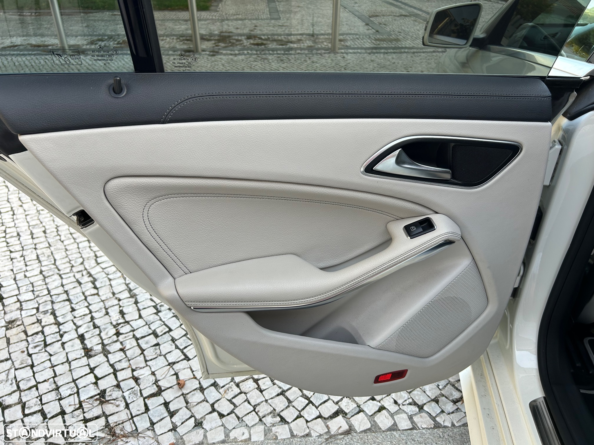 Mercedes-Benz CLA 220 - 13