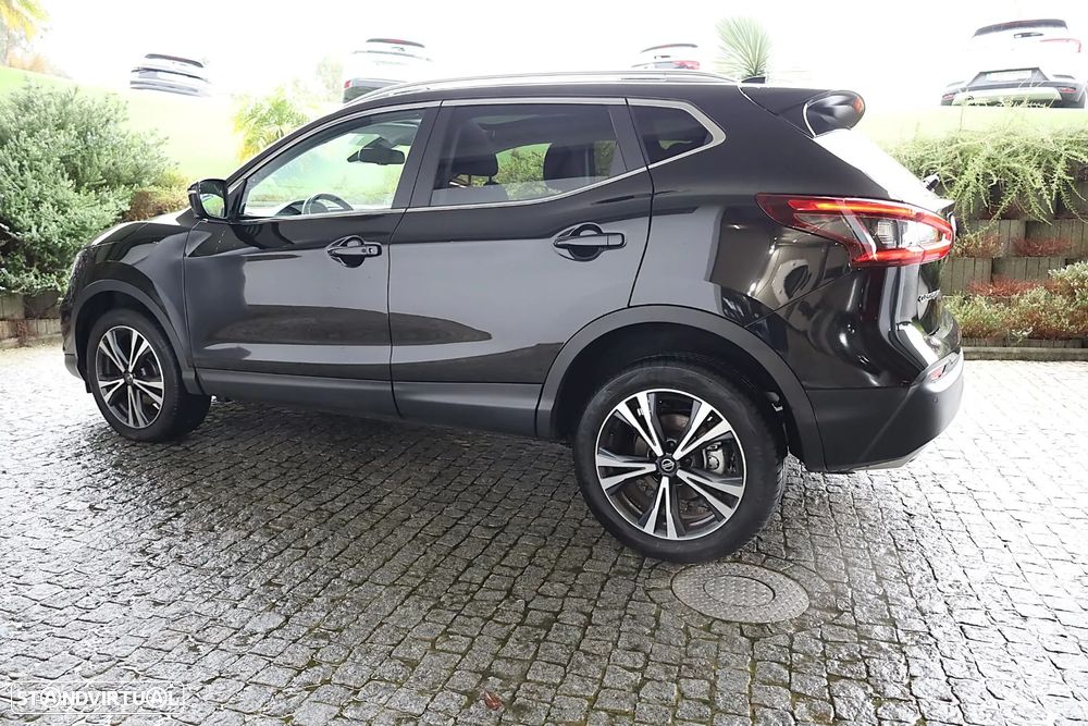 Nissan Qashqai 1.5 dCi N-Connecta J18 - 11