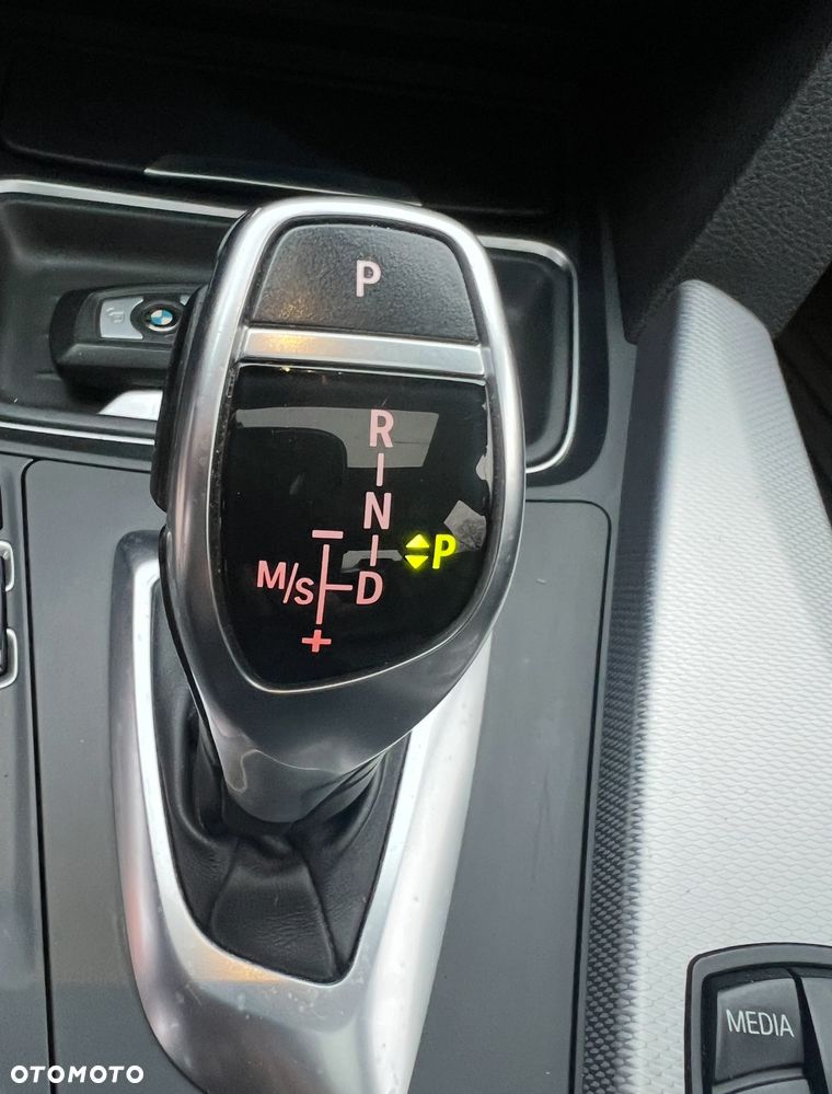 BMW Seria 3 335i Sport-Aut Luxury Line - 18