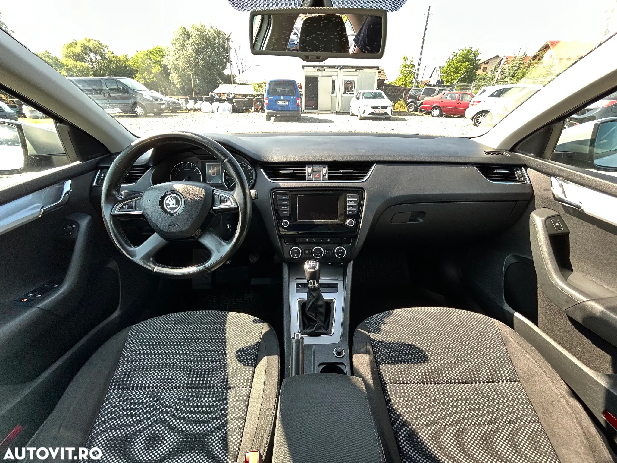 Skoda Octavia 1.6 TDI AMBITION - 2