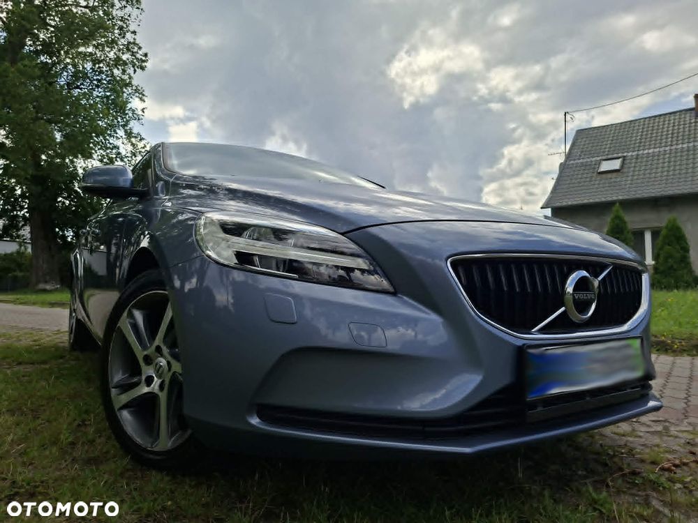 Volvo V40 T2 Momentum - 4