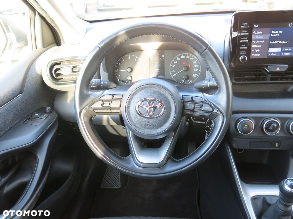 Toyota Yaris - 12