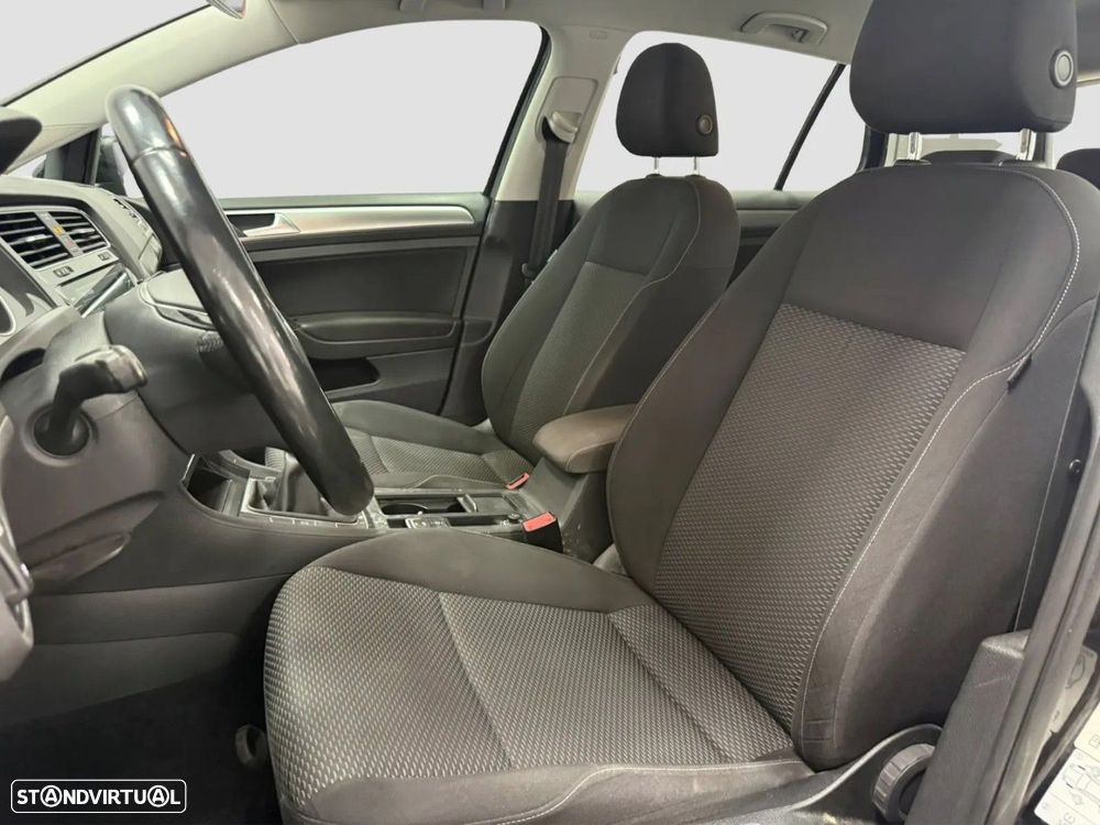 VW Golf 1.0 TSI Confortline - 11