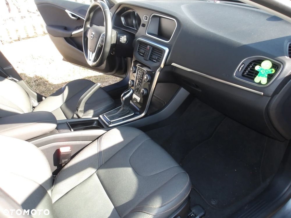 Volvo V40 T3 Drive-E Momentum - 7