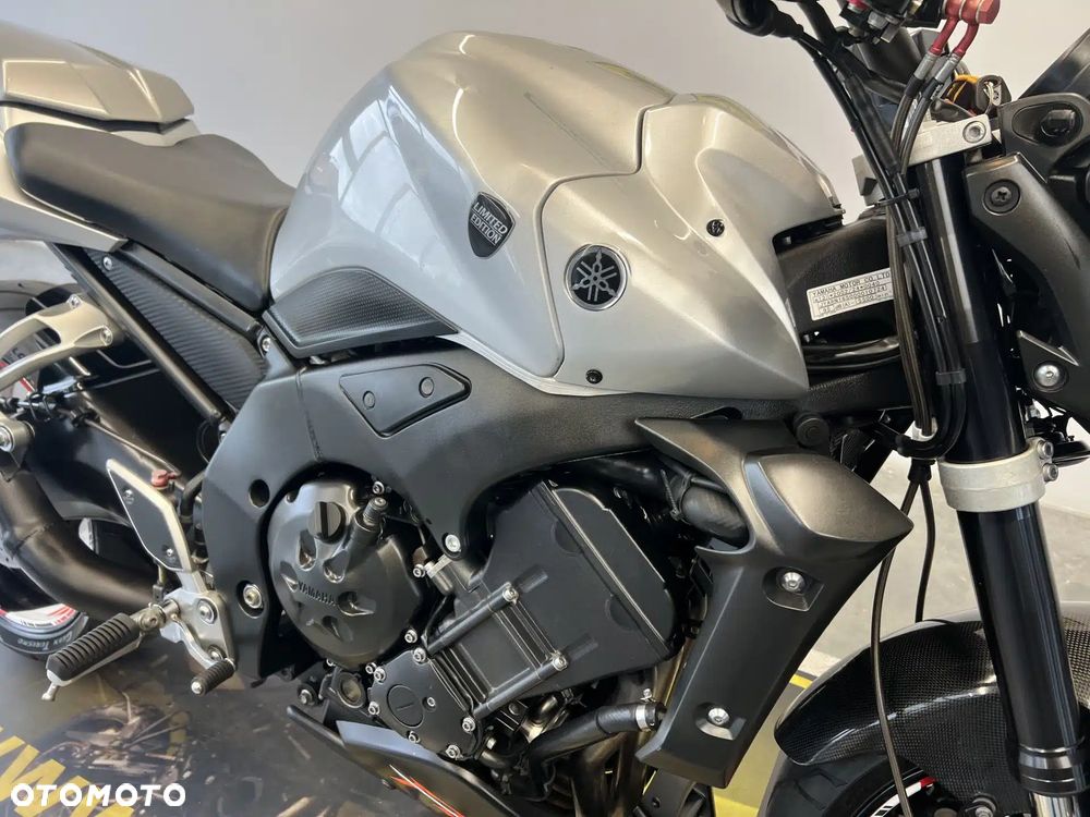 Yamaha FZ - 24