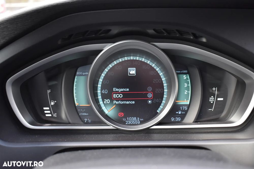Volvo V40 D2 - 17