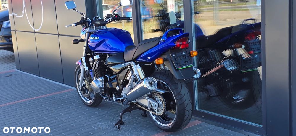 Suzuki GSX - 28