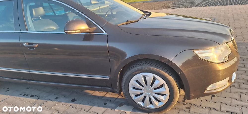 Skoda Superb 2.0 TDI Elegance DSG - 5