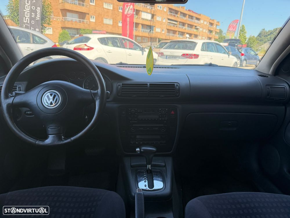 VW Passat 1.9 TDi Confortline Tip - 9
