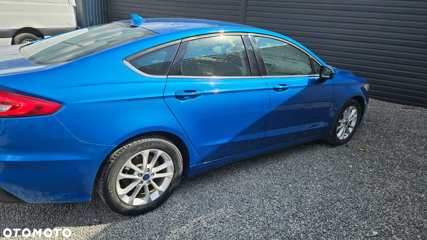 Ford Fusion - 31