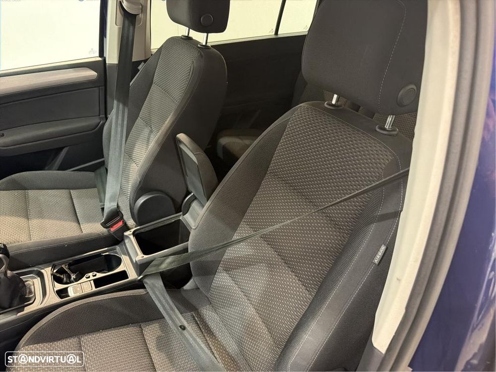 Volkswagen Touran 2021 photo 5