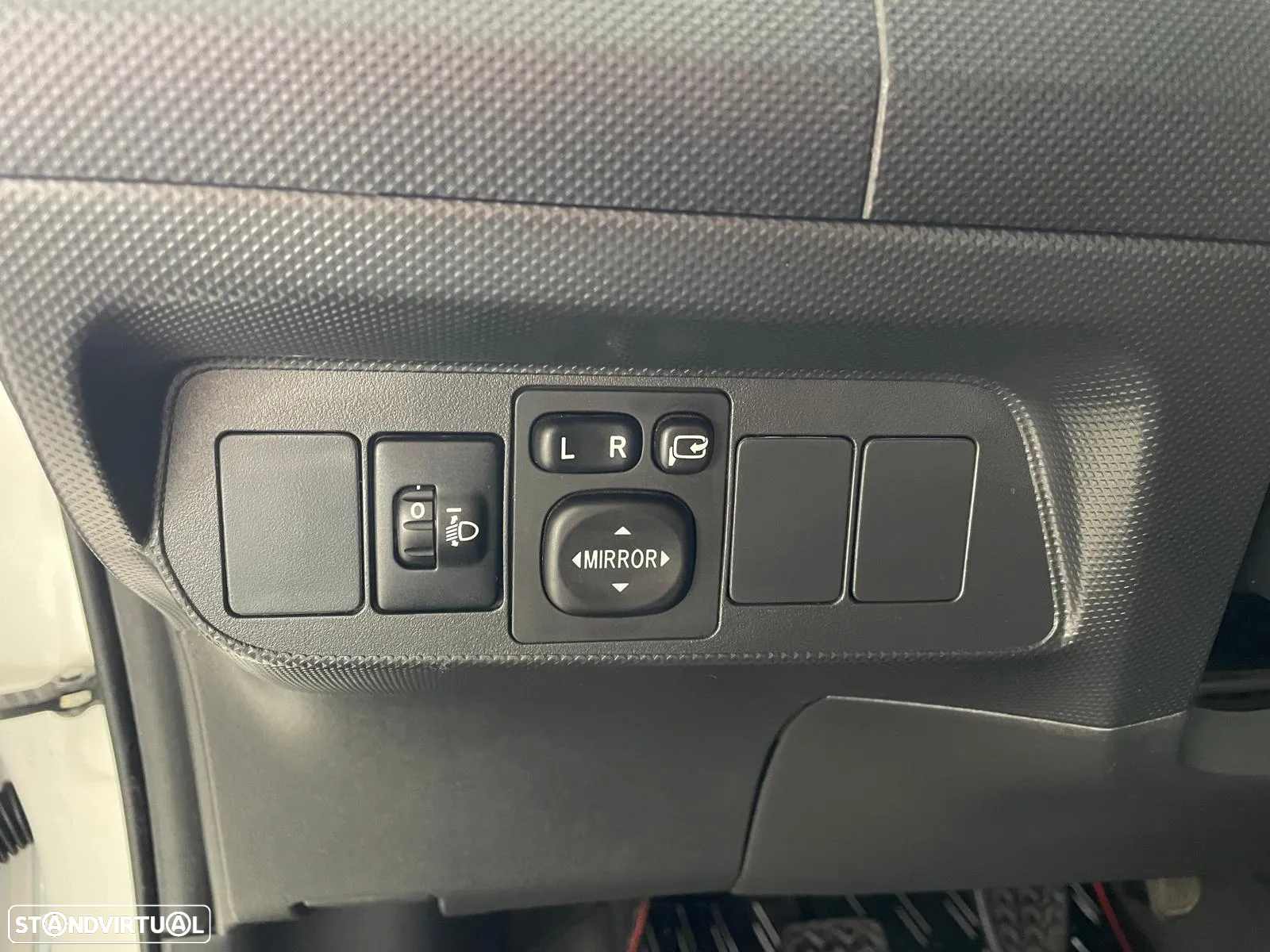 Toyota Auris 1.4 D-4D Exclusive - 20