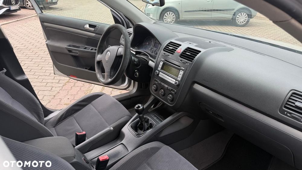 Volkswagen Jetta - 5