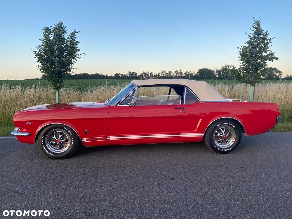 Ford Mustang - 6