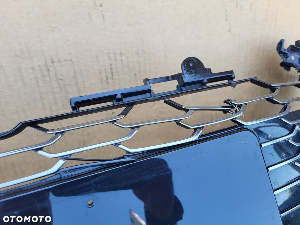 KRATKA ZDERZAKA PRZOD TOYOTA COROLLE E21 GR - 4