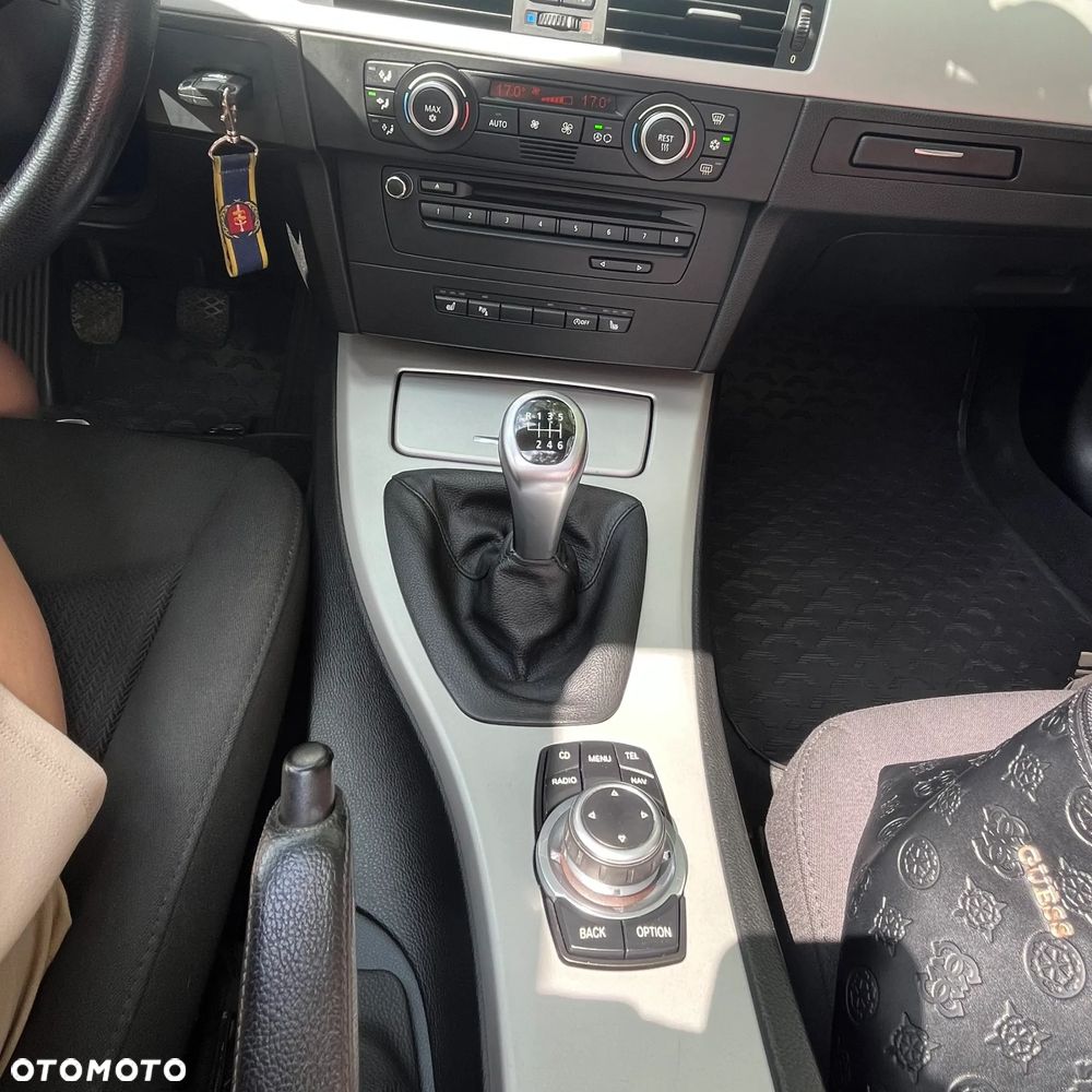 BMW Seria 3 320i - 17