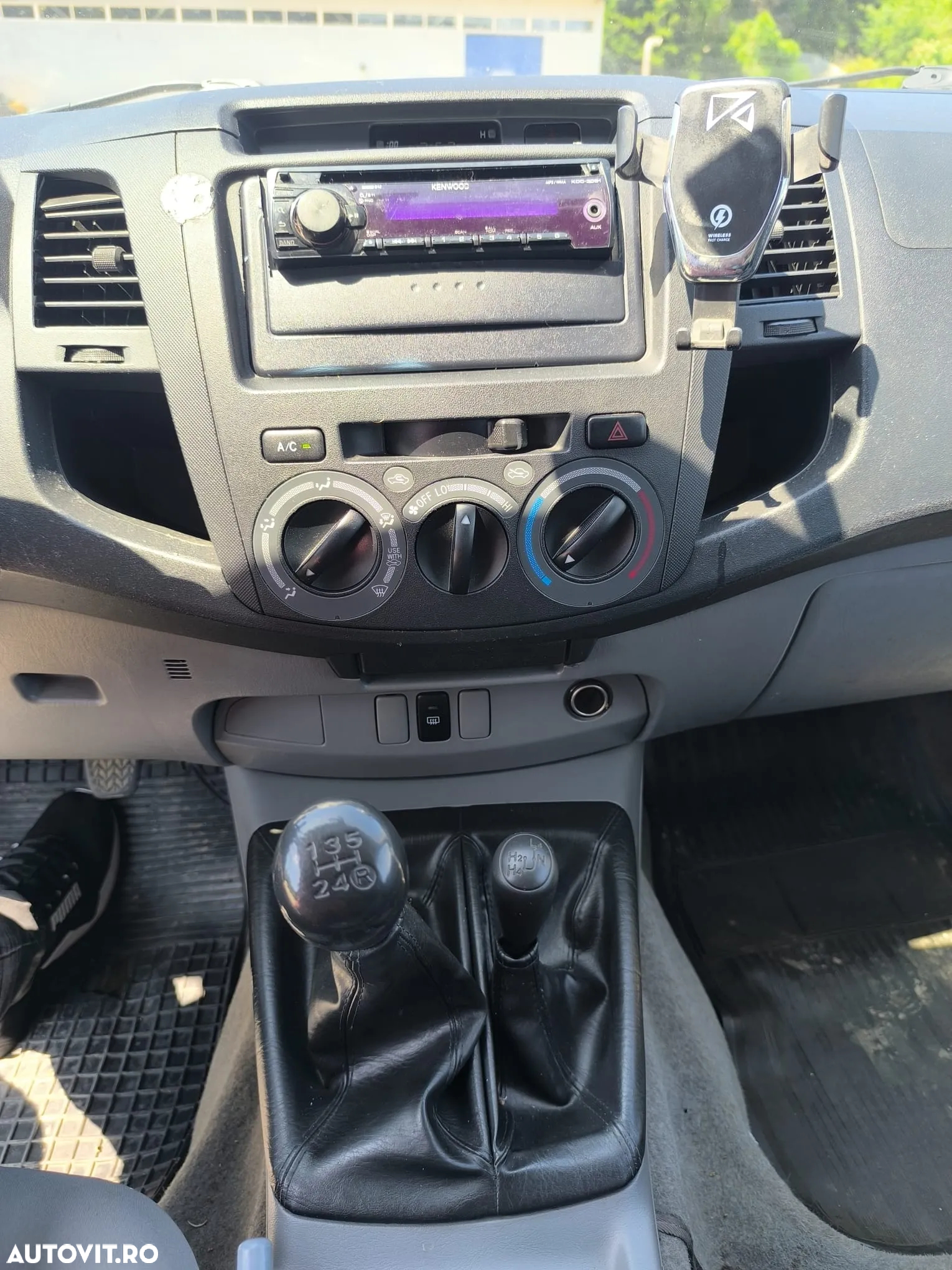 Toyota Hilux 4x4 Double Cab - 8