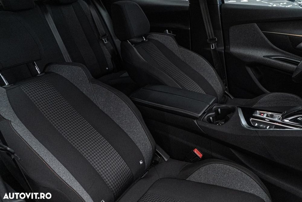 Peugeot 3008 1.2 PureTech 130 EAT8 Allure Pack - 39