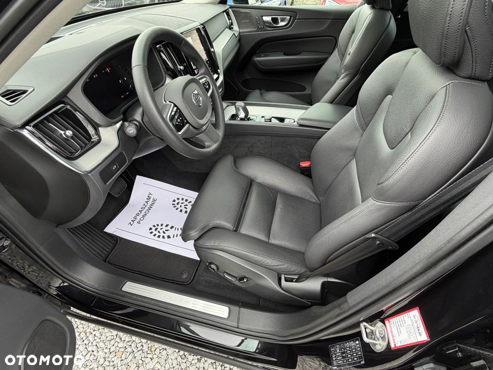 Volvo XC 60 B4 D AWD Ultimate Dark - 23