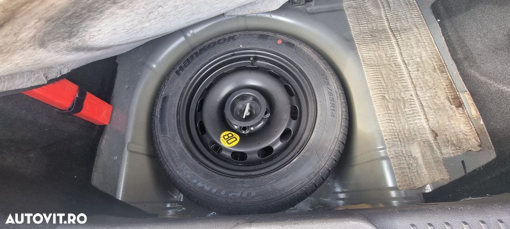 Ford Fiesta 1.5 TDCi Ambiente - 9