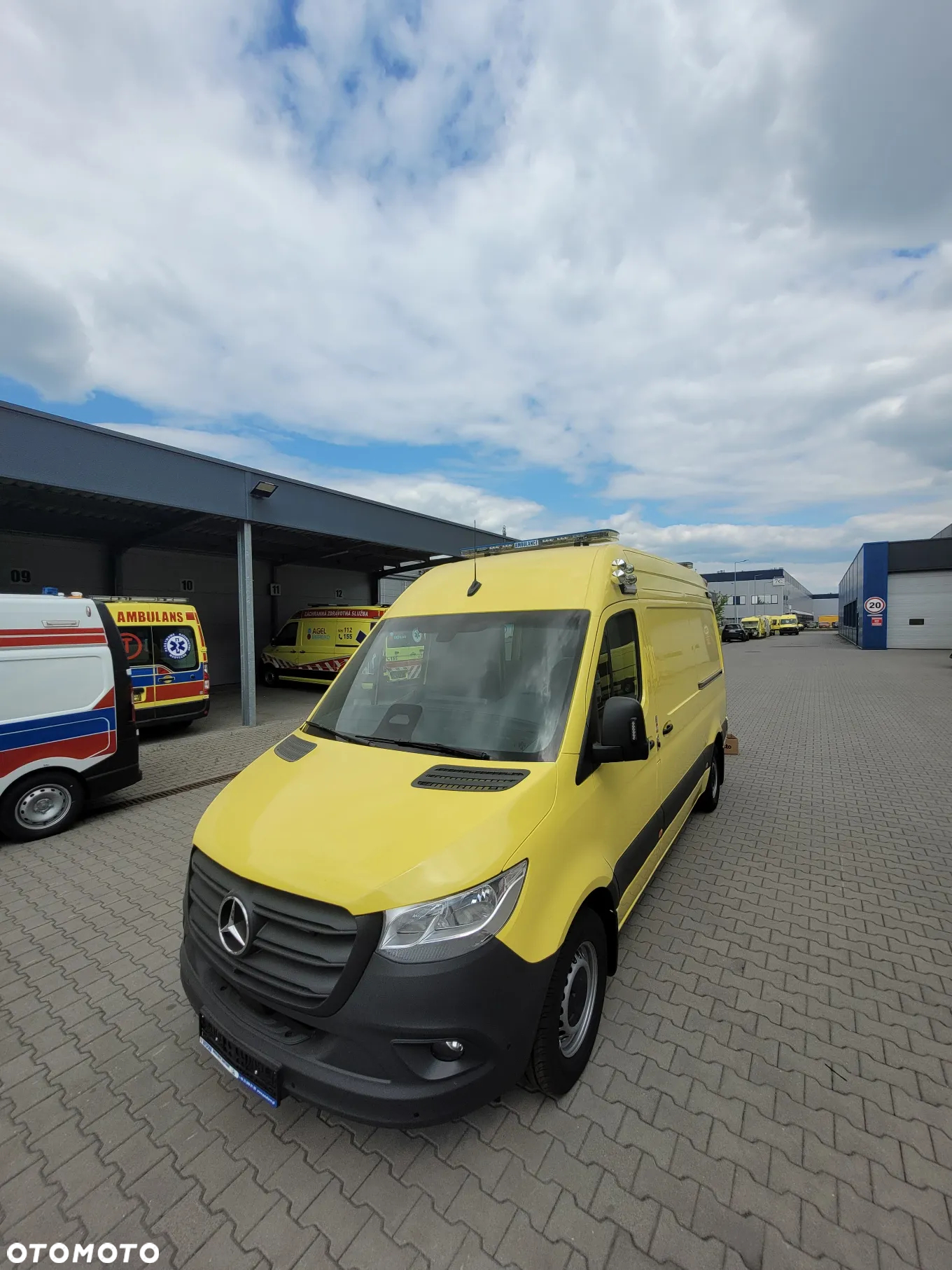 Mercedes-Benz Sprinter - 4