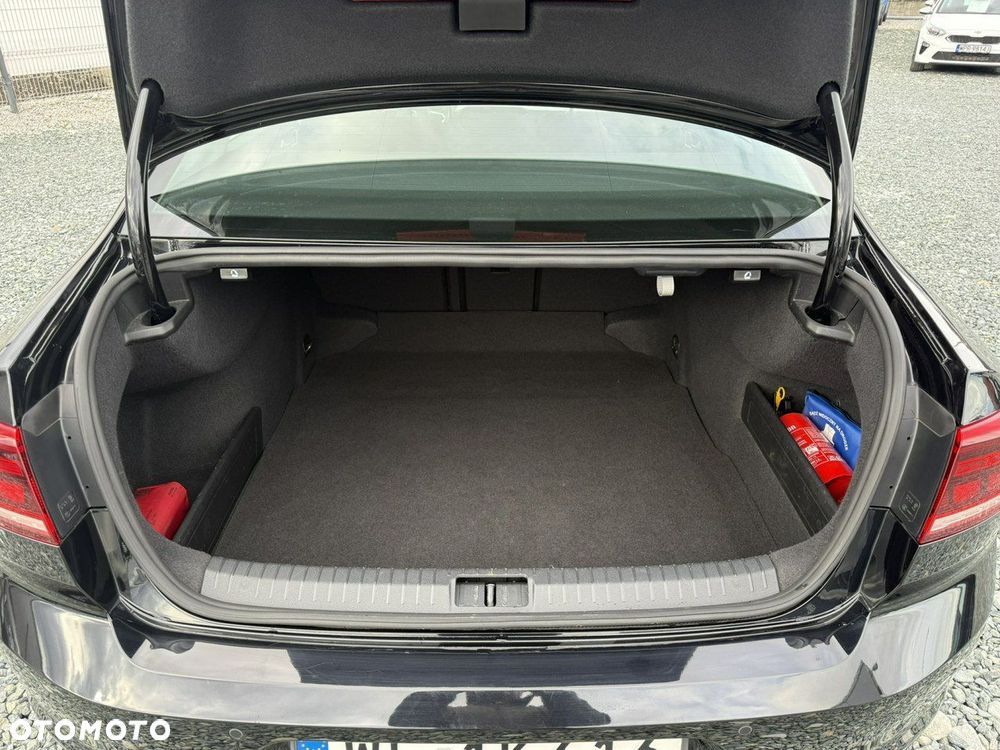 Volkswagen Passat 2.0 TDI EVO Business DSG - 35