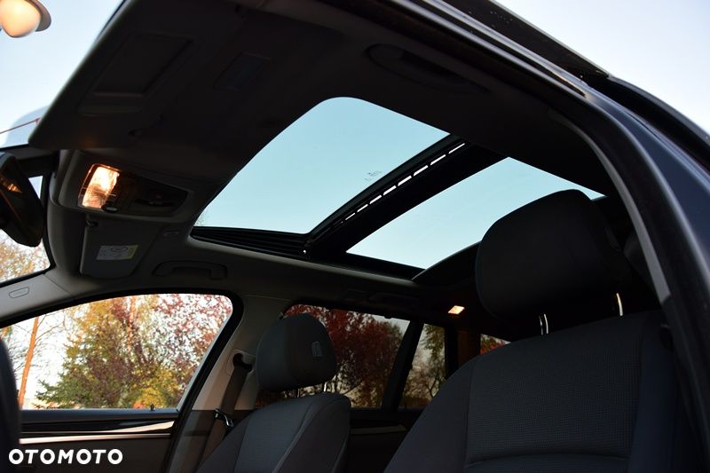 BMW Seria 5 520d Sport - 9