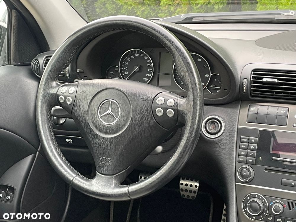 Mercedes-Benz Klasa C 180 Kompressor Sportcoupe - 24