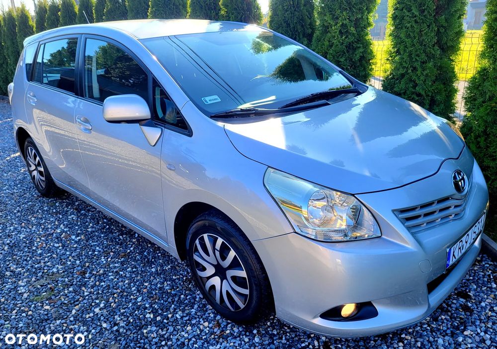Toyota Verso 2.0 D-4D Sol plus - 4