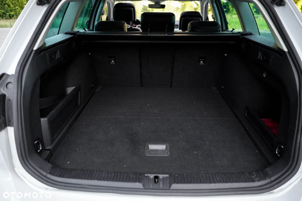 Volkswagen Passat - 21