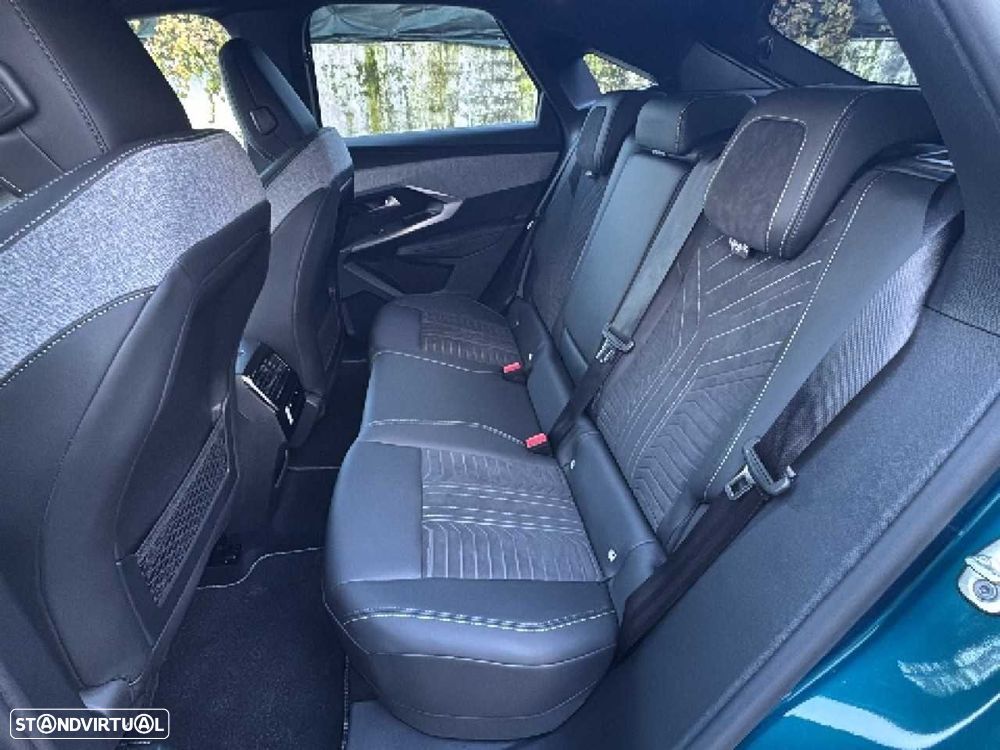 Peugeot E-3008 73 kWh Dual Motor Launch Edition - 10