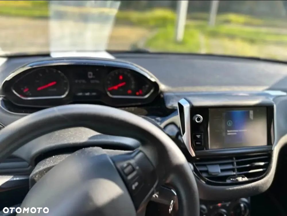 Peugeot 208 - 7