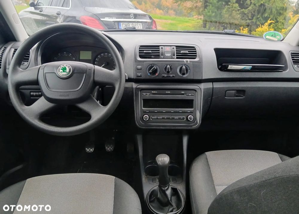Skoda Fabia 2012 photo 5