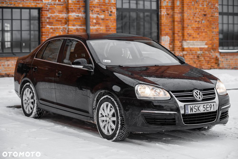 Volkswagen Jetta 1.6 TDI Highline - 19