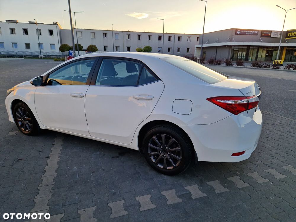 Toyota Corolla 1.6 Premium - 5