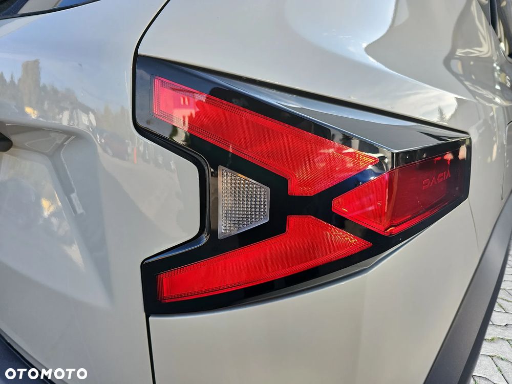 Dacia Duster 1.6 Full Hybrid 140 Journey MMT - 30