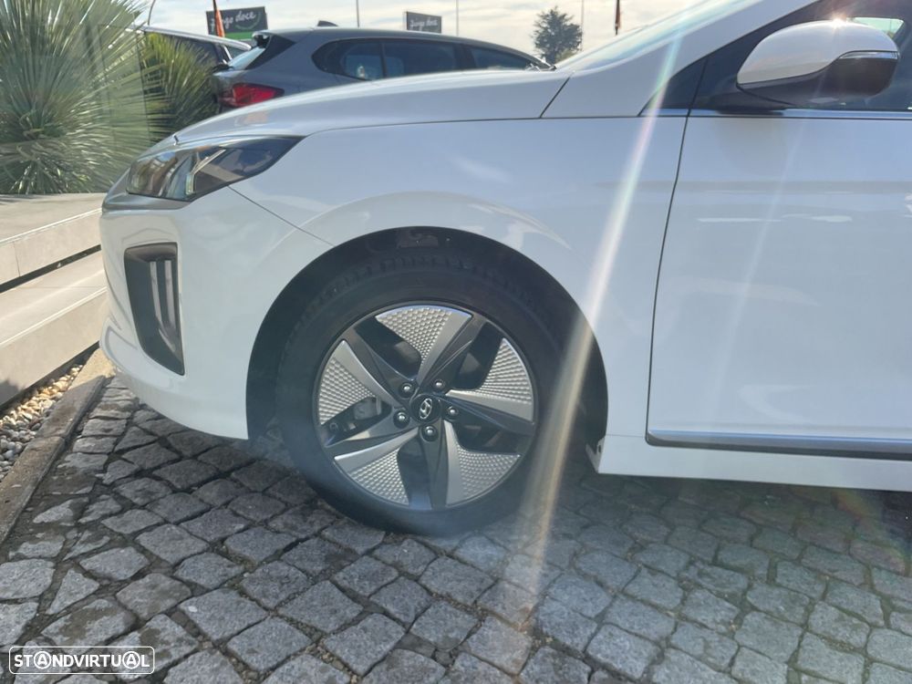 Hyundai Ioniq 1.6 GDI HEV - 13