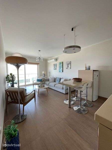 Apartamento T2 com vista de mar e parqueamento - Grande imagem: 2/11