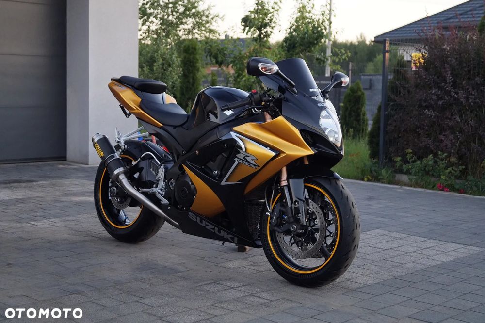 Suzuki GSX-R - 4