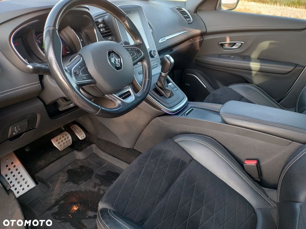 Renault Grand Scenic - 21