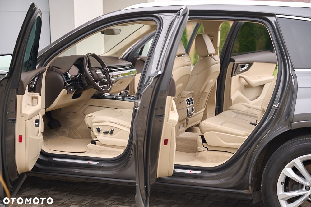 Audi Q7 - 7