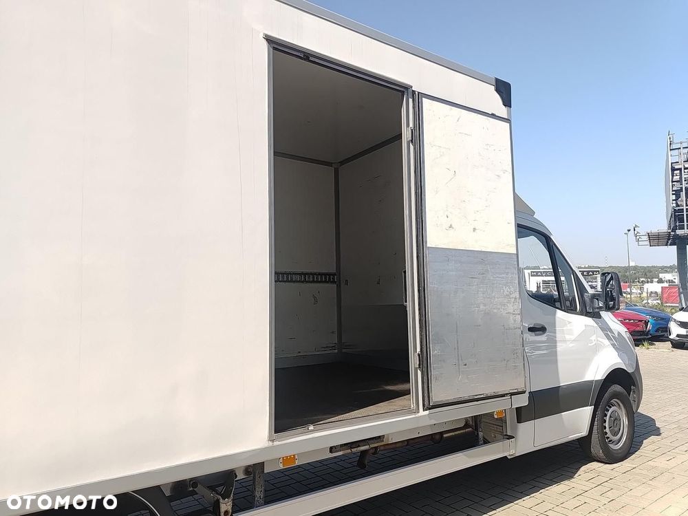 Mercedes-Benz Sprinter - 15