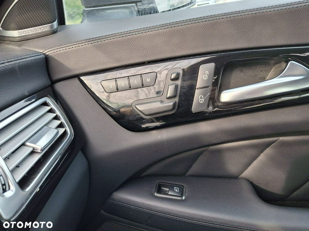 Mercedes-Benz CLS - 16