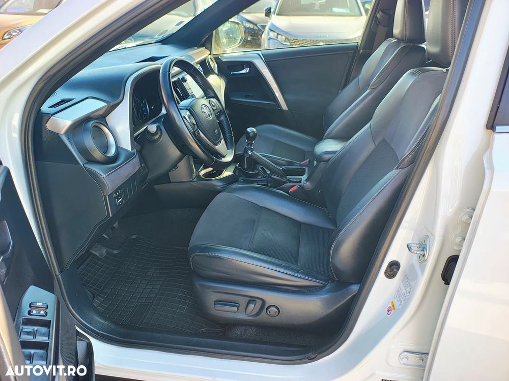 Toyota RAV4 2.0 D-4D 4x2 Start-Stop Executive - 5