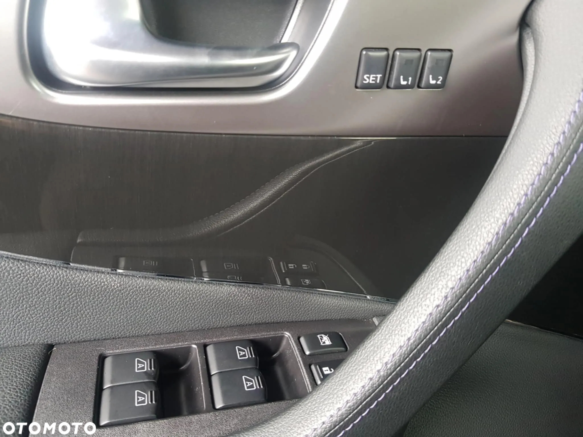 Infiniti QX70 - 29