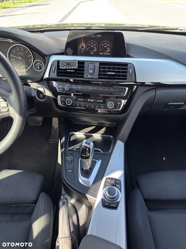 BMW Seria 3 318i Sport Line - 16