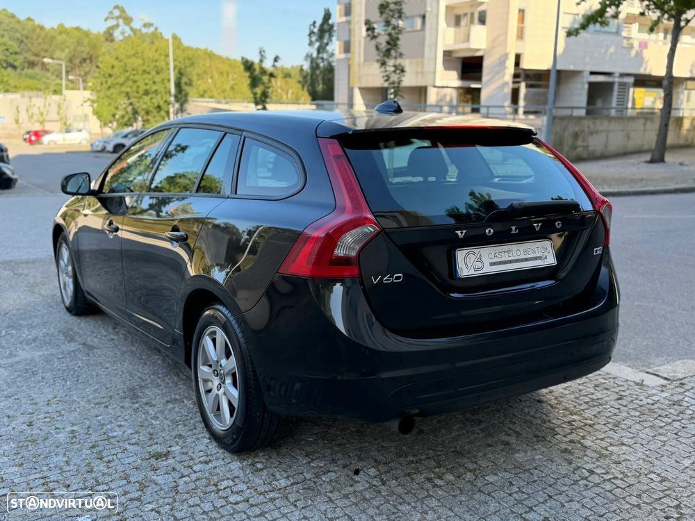 Volvo V60 D2 Momentum - 4
