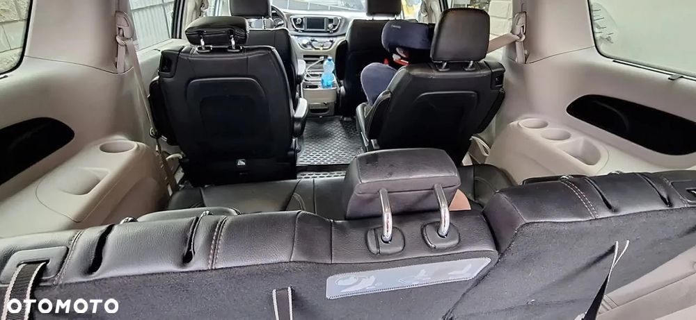 Chrysler Pacifica - 10