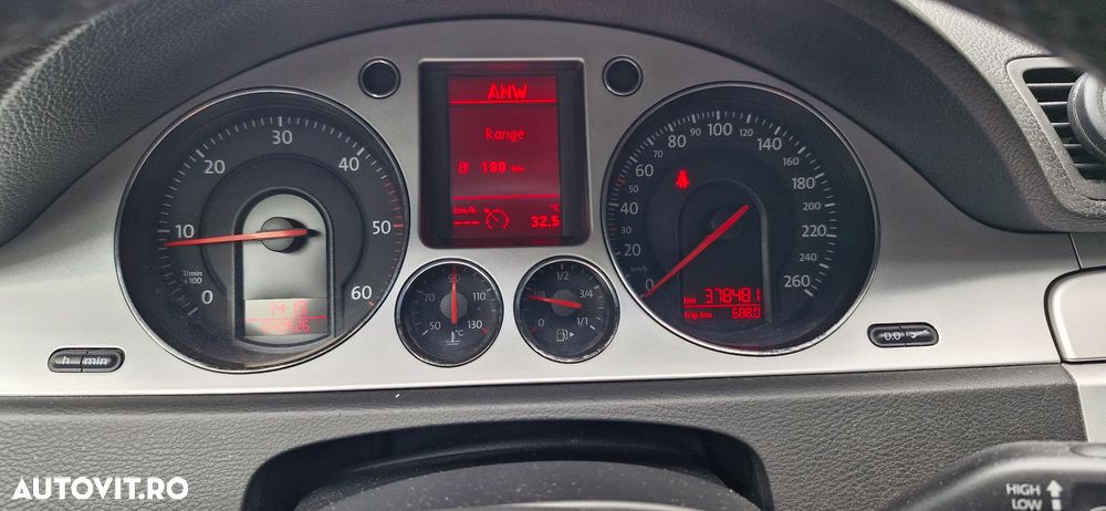 Volkswagen Passat 1.9 TDI DPF Comfortline - 10