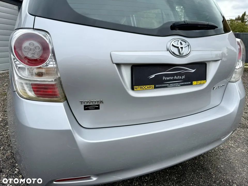 Toyota Verso 1.8 Premium 7os - 11
